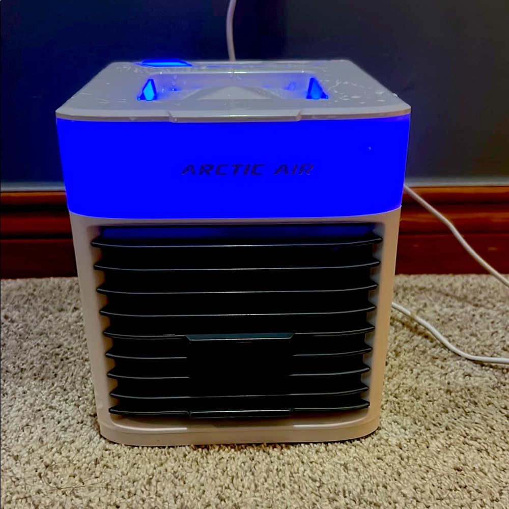Arctic Air Pure Chill ; 3 speed mini AC; good Condition